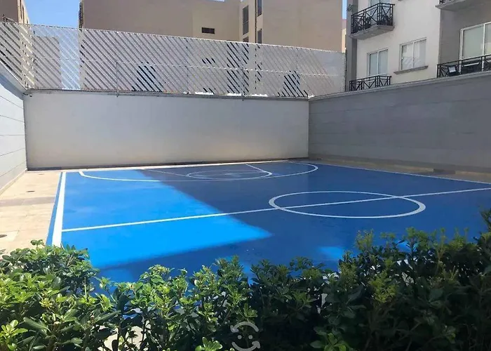 Ground Floor, 2 Bedrooms 2 Bathrooms Apartment *